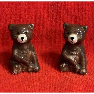 Cracker Barrel Ceramic Bear Salt & Pepper Shakers NEW